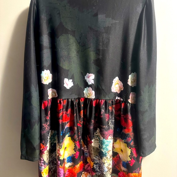 Cute & light button-up jacket or top (XL) - Picture 3 of 3